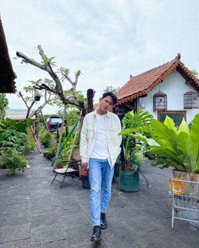 Lama Tak Terdengar Kabarnya, Potret Terbaru Budi Doremi Kini Tinggal di Desa, Istrinya Kerap Menangis!