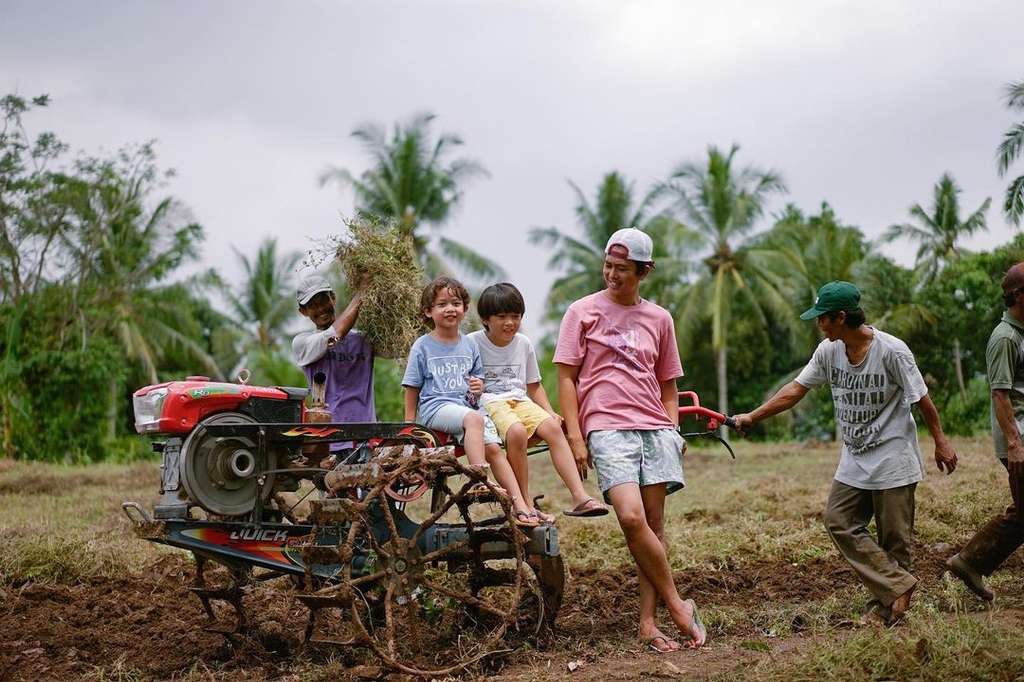 Lama Tak Terdengar Kabarnya, Potret Terbaru Budi Doremi Kini Tinggal di Desa, Istrinya Kerap Menangis!