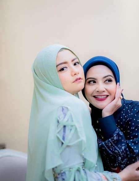 7 Potret Jebolan AFI Pakai Hijab, Penampilan Mawar Bikin Pangling!