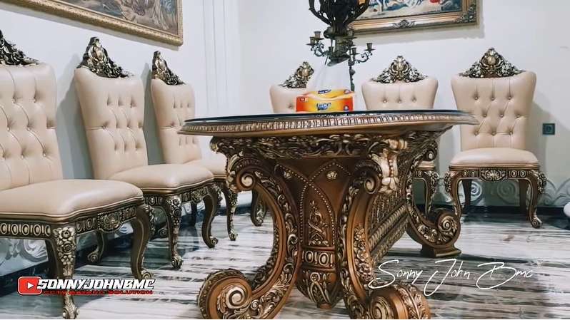 10 Potret Rumah Mewah Haji Taufik, Bak Istana Harta Karun, Semua Barang Berlapis Emas!