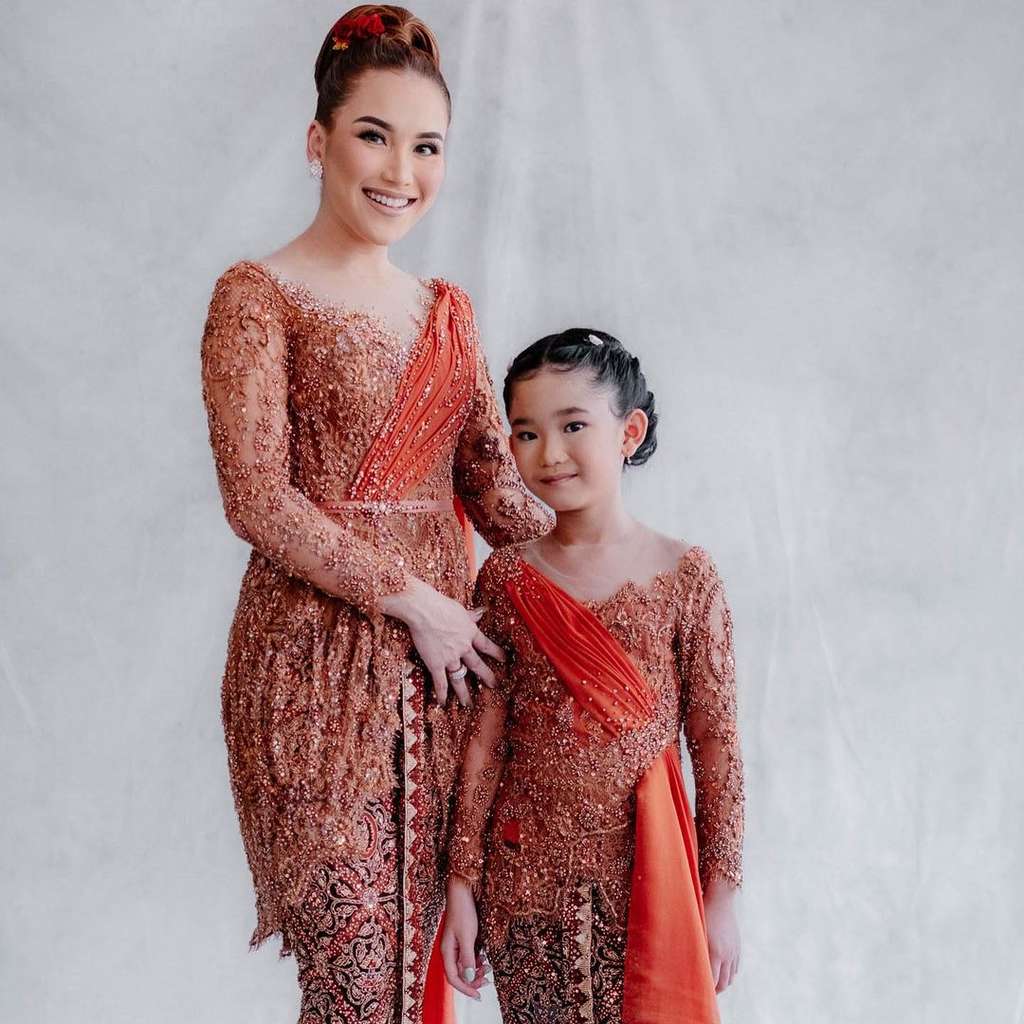 5 Artis Perempuan Jadi Orangtua Tunggal Saat Anak Masih Kecil, Ada yang Berpisah saat Anaknya Baru 4 Bulan