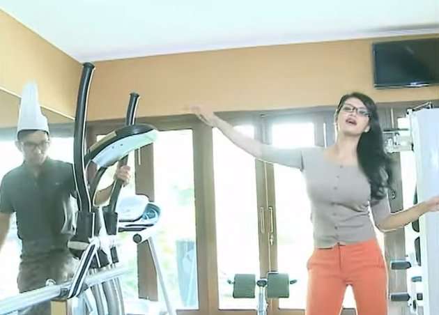 10 Potret Rumah Mewah Farah Quinn yang Pernah Dibobol Maling, Area Tamannya Keren Abis!
