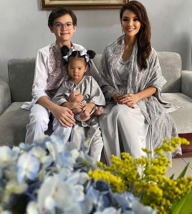 10 Potret Rumah Mewah Farah Quinn yang Pernah Dibobol Maling, Area Tamannya Keren Abis!