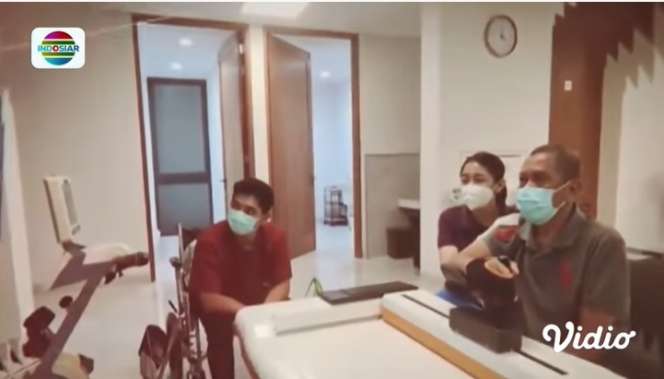 Kondisi Terbaru Tukul Arwana Usai Alami Pendarahan Otak, Rajin Fisioterapi Hingga Bisa Diajak Komunikasi!