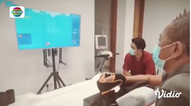 Kondisi Terbaru Tukul Arwana Usai Alami Pendarahan Otak, Rajin Fisioterapi Hingga Bisa Diajak Komunikasi!