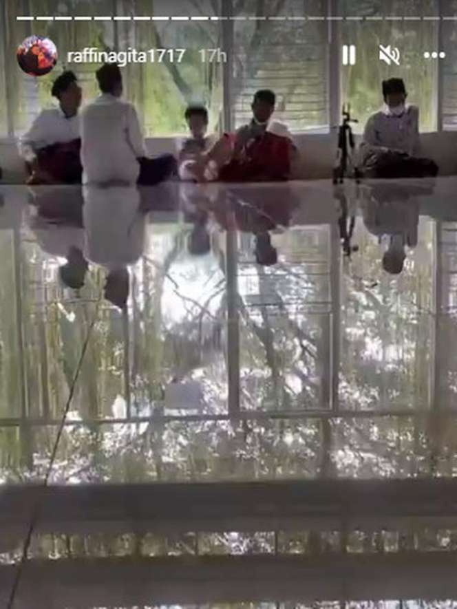 5 Potret Rafathar Ikut Pesantren Kilat, Langsung Akrab Bareng Santri Lain – Tes Hafalan Alquran!