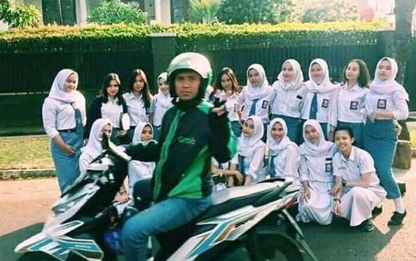 10 Momen Kocak Numpang Lewat Ini Bikin Kesal, Harus Ulang Lagi Deh!