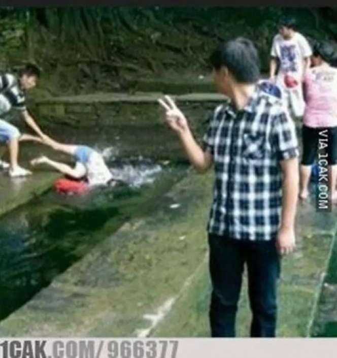 10 Momen Kocak Numpang Lewat Ini Bikin Kesal, Harus Ulang Lagi Deh!