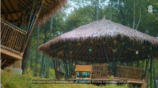 7 Potret Pesantren Hanan Attaki yang Berada di Tengah Hutan, Bak Negeri Dongeng di Swiss