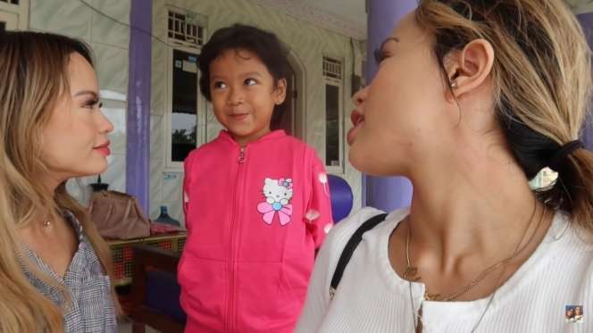10 Potret Rumah The Connell Twins di Kampung yang Viral, Jauh dari Kesan Mewah