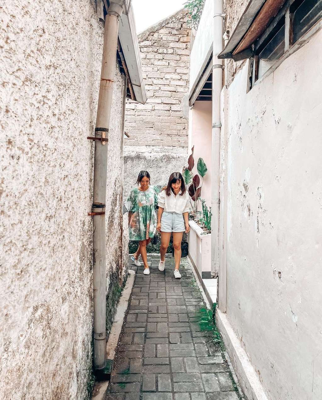 10 Potret Rumah Orangtua Gisella Anastasia di Kampung, Bak Bumi Langit dengan Huniannya di Jakarta, Di Gang Sempit!
