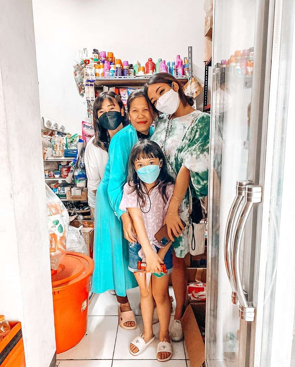 10 Potret Rumah Orangtua Gisella Anastasia di Kampung, Bak Bumi Langit dengan Huniannya di Jakarta, Di Gang Sempit!