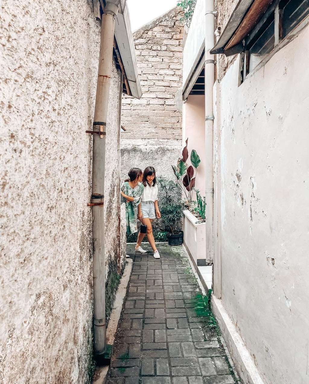 10 Potret Rumah Orangtua Gisella Anastasia di Kampung, Bak Bumi Langit dengan Huniannya di Jakarta, Di Gang Sempit!