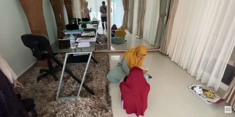 10 Potret Rumah Yusuf Mansur yang Super Mewah, Halaman Belakang The Real Surga Dunia