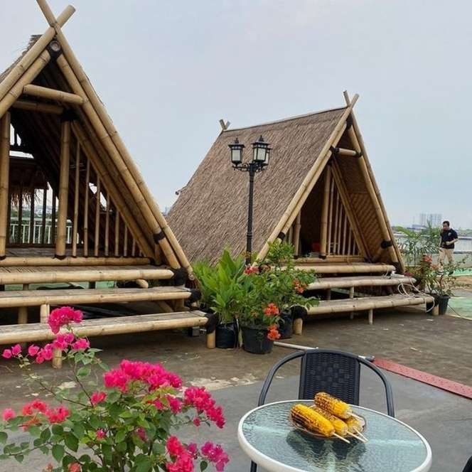 10 Potret Rumah Yusuf Mansur yang Super Mewah, Halaman Belakang The Real Surga Dunia