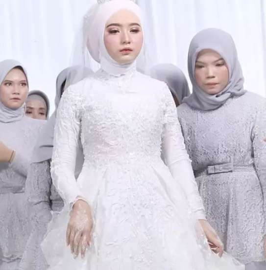 6 Potret Mantan Babysitter Mawar AFI Saat Lebaran, Gayanya Dihujat Seperti Orang Melayat