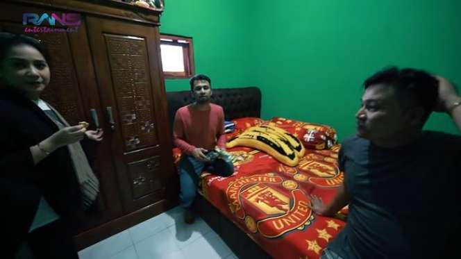 10 Potret Rumah Merry Asisten Raffi Ahmad di Madura, Ternyata ‘Sultan’ di Kampungnya
