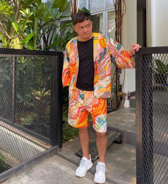 10 Potret Rumah Hedi Yunus ‘Kahitna’ yang Jarang Tersorot, Mewah Banget!