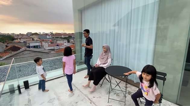 10 Potret Mewahnya Rumah Desta-Natasha Rizky yang Jarang Tersorot, Kamar ART Bikin Melongo!
