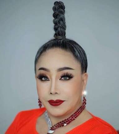 Ingat Nenek yang Nikahi 14 Pria Muda? Kini Bangkrut Jatuh Miskin, Harta Dikuras Brondong, Lihat 7 Potretnya Sangat Miris