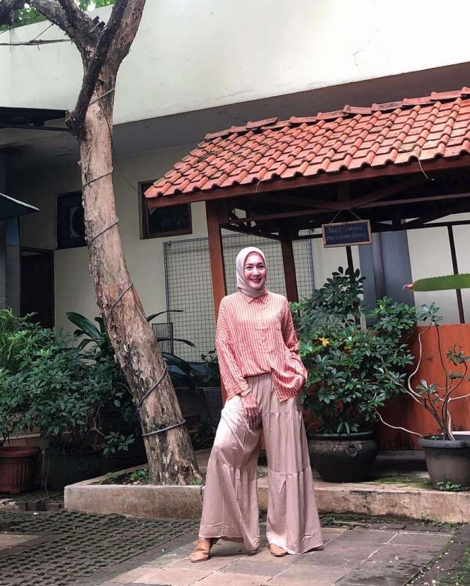 Potret Henidar Amroedi di Usia 60 Tahun Hidup Sendiri Bersama 5 Kucing!