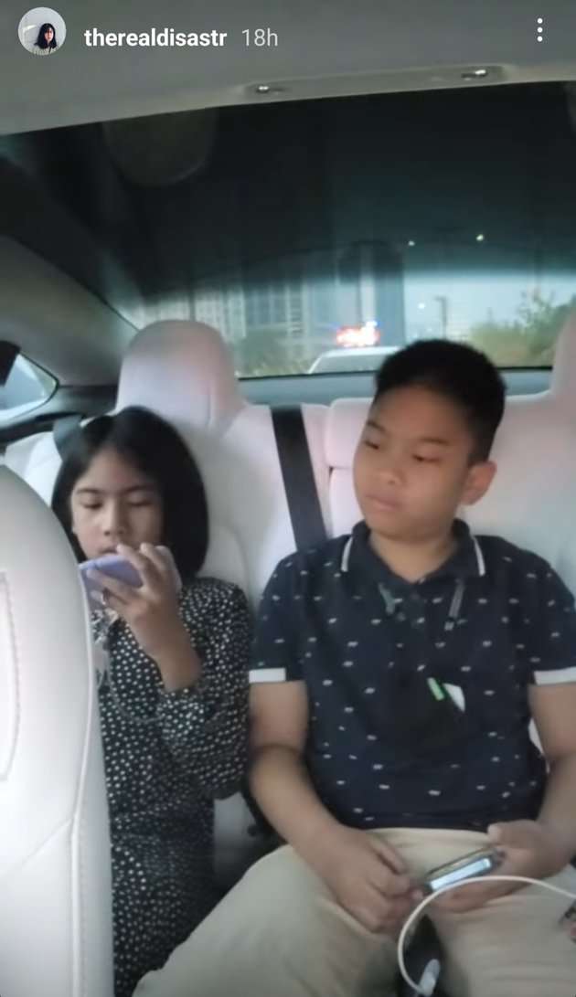 Potret Terbaru Ishana dan Shailendra Anak-Anak Dian Sastrowardoyo yang Jarang Diekspos
