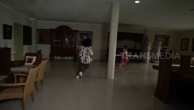 Super Luas, Inilah Potret Rumah Roy Marten yang Pernah Jadi Aktor Termahal Pada Masanya!