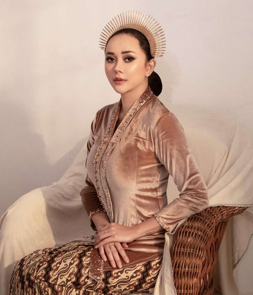 Makin Langsing! Potret Terbaru Aura Kasih Tubuhnya Dibilang Bak Gitar Spanyol!