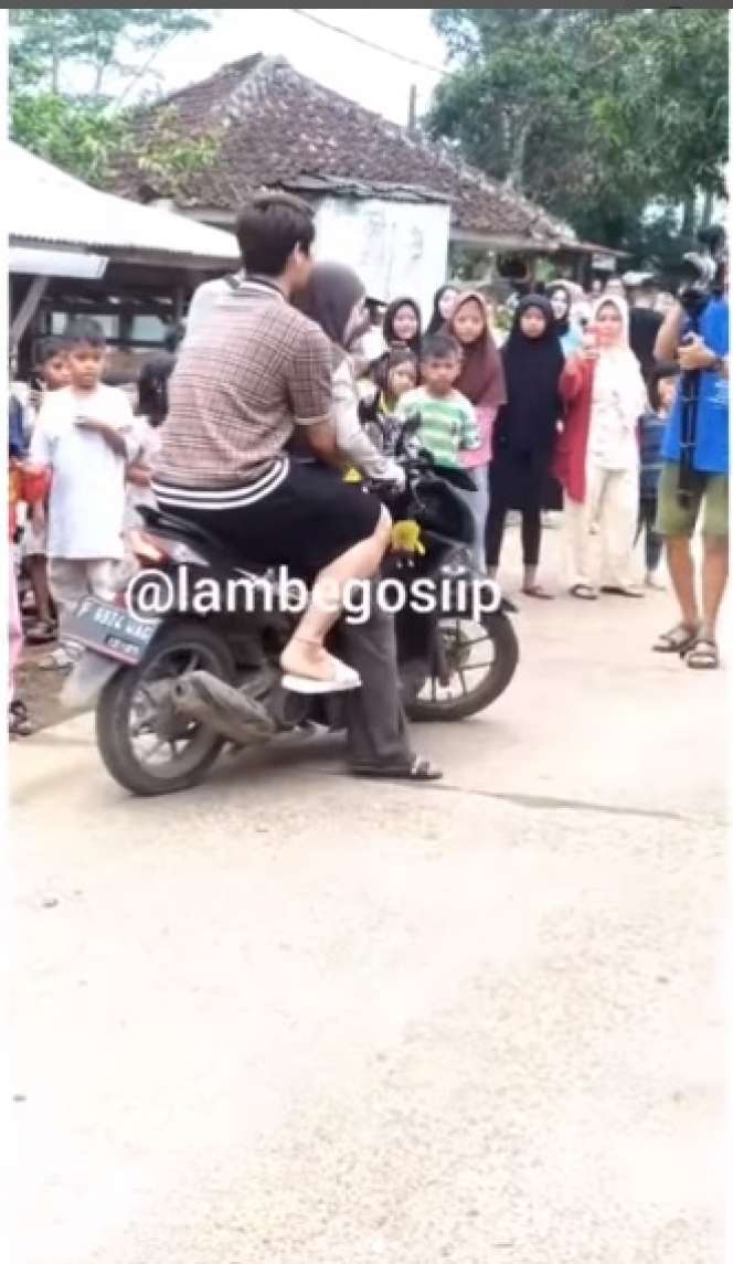Momen Seru Lesti Bonceng Rizky Billar Pakai Motor, Body Usai Lahiran Jadi Sorotan!