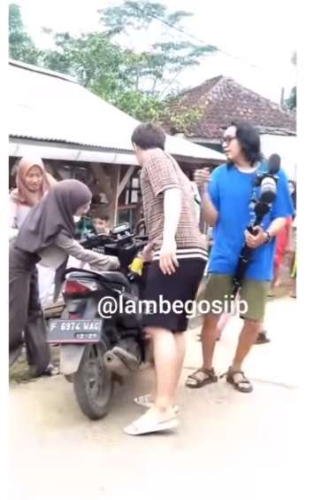 Momen Seru Lesti Bonceng Rizky Billar Pakai Motor, Body Usai Lahiran Jadi Sorotan!