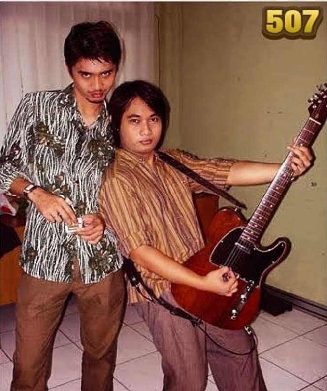 7 Potret Transformasi Brian yang Baru Mundur Jadi Drummer Sheila On 7
