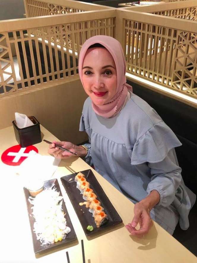 Masih Ingat Artis Senior Henidar Amroe? Curhat Tentang Hidupnya Jadi Sorotan Kini Masih Sendiri di Usia 60 Tahun!