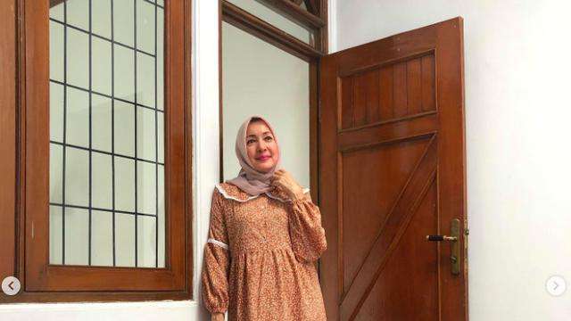 Masih Ingat Artis Senior Henidar Amroe? Curhat Tentang Hidupnya Jadi Sorotan Kini Masih Sendiri di Usia 60 Tahun!