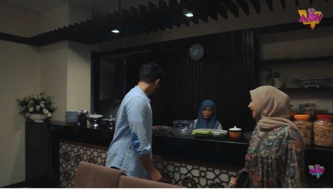 10 Potret Rumah Mewah Ary Ginanjar, Miniatur Surga, Musala Mengapung di Atas Sungai!