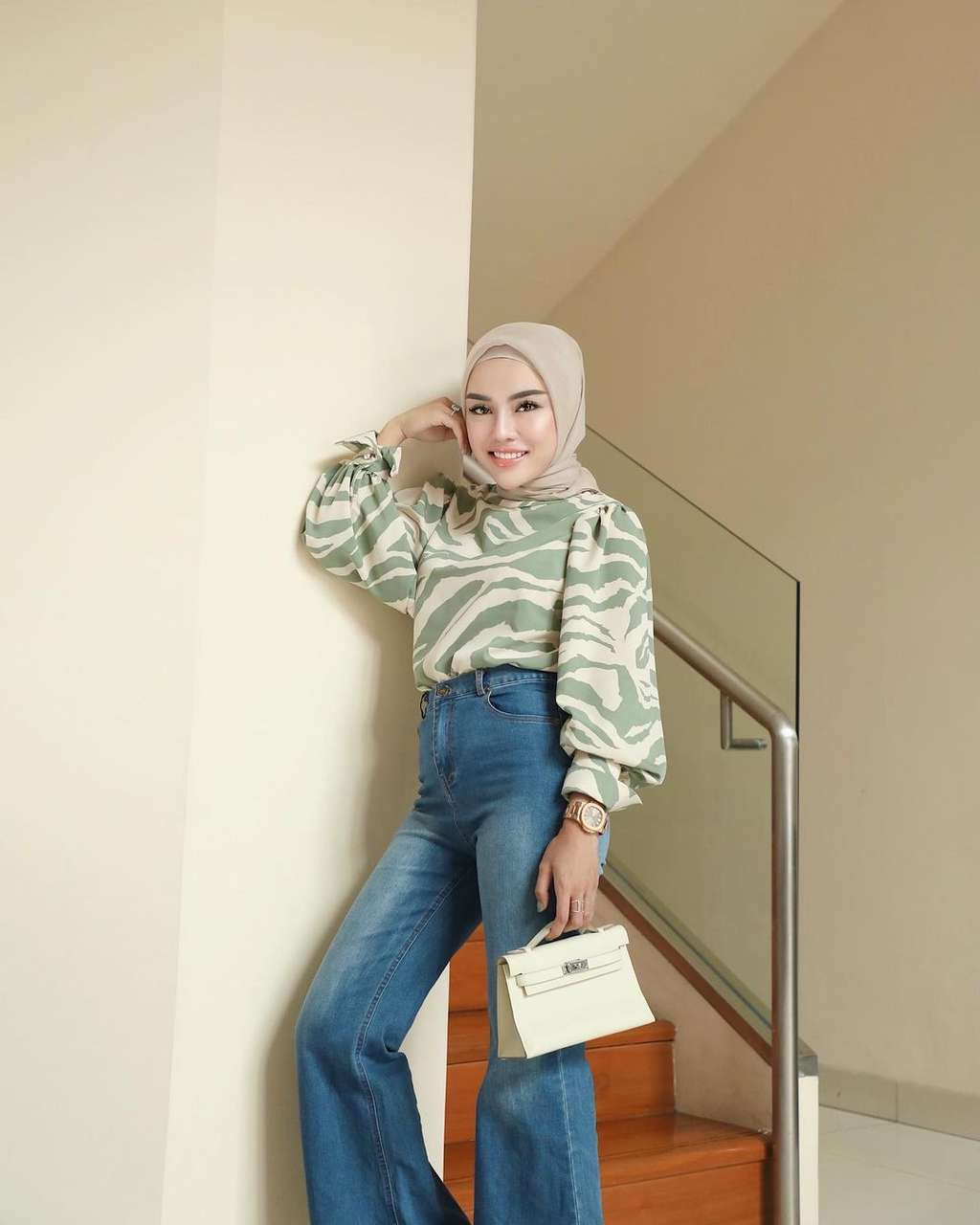 Potret Artis Pilih Melepas Hijab, Ada yang Berani Tampil Terbuka!