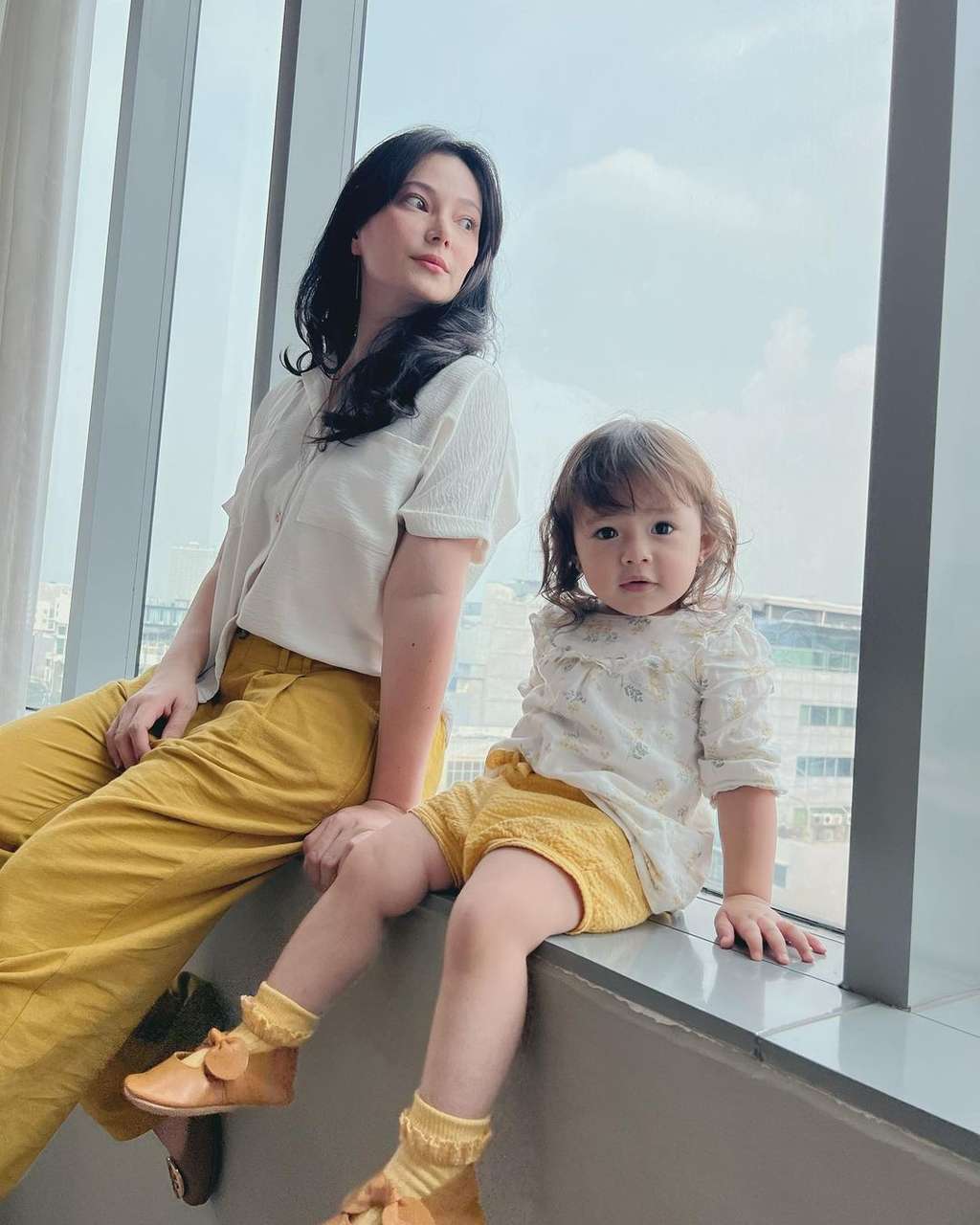 5 Potret Chloe Putri Cantik Asmirandah, Wajahnya Bule Banget