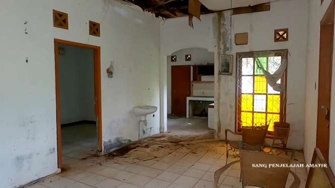 10 Potret Kondisi Rumah Isye Sumarni ‘Emak Preman Pensiun’, Ngeri Terbengkalai di Atas Bukit!