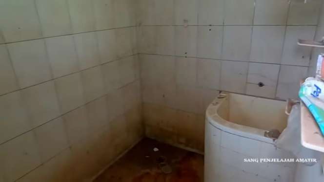 10 Potret Kondisi Rumah Isye Sumarni ‘Emak Preman Pensiun’, Ngeri Terbengkalai di Atas Bukit!