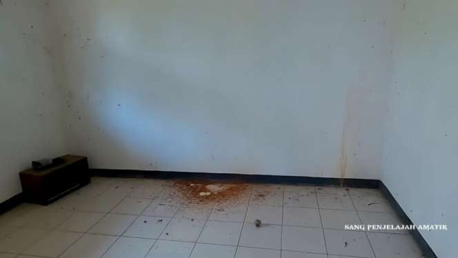 10 Potret Kondisi Rumah Isye Sumarni ‘Emak Preman Pensiun’, Ngeri Terbengkalai di Atas Bukit!