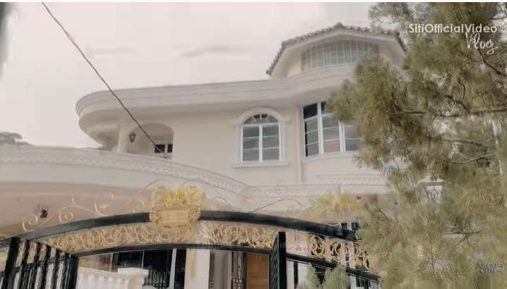 Hidupnya Berubah usai Dinikahi Pengusaha Tajir, Ini Potret Rumah Si Artis Cantik di Kampung Halaman, Ternyata Begini Aslinya!