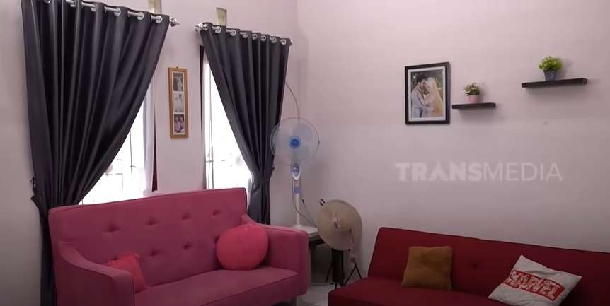 10 Potret Rumah Baru Elly Sugigi ‘Nyaris’ Rp1 Miliar, Mewah Banget, Incaran Para Berondong!