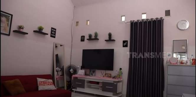 10 Potret Rumah Baru Elly Sugigi ‘Nyaris’ Rp1 Miliar, Mewah Banget, Incaran Para Berondong!