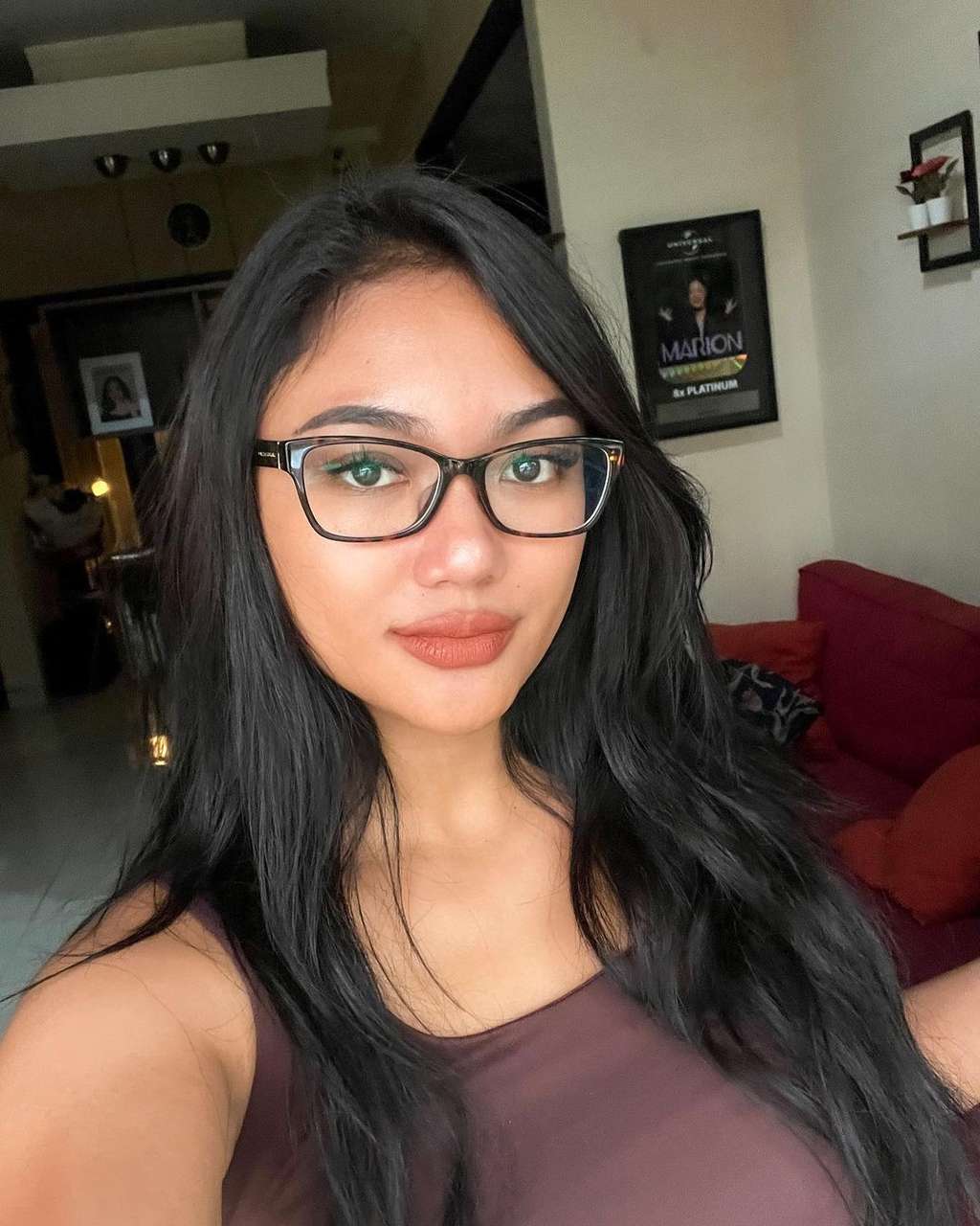 10 Potret Rumah Mewah Marion Jola yang Jarang Tersorot, Konsep Dapurnya ‘Hot’ Banget!