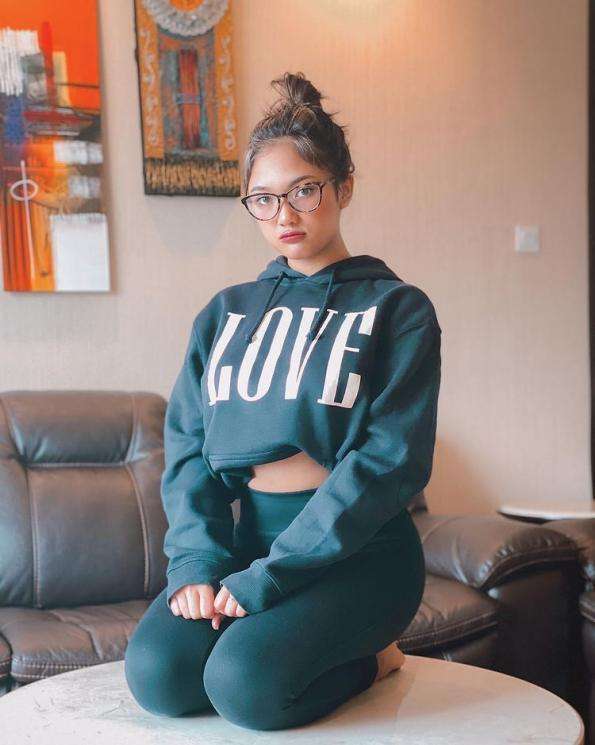 10 Potret Rumah Mewah Marion Jola yang Jarang Tersorot, Konsep Dapurnya ‘Hot’ Banget!