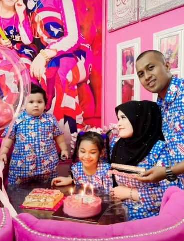 8 Potret Suami Punya Istri Fans Berat Hello Kitty, Nasibnya Bikin Ngelus Dada, Ngakak Abis!