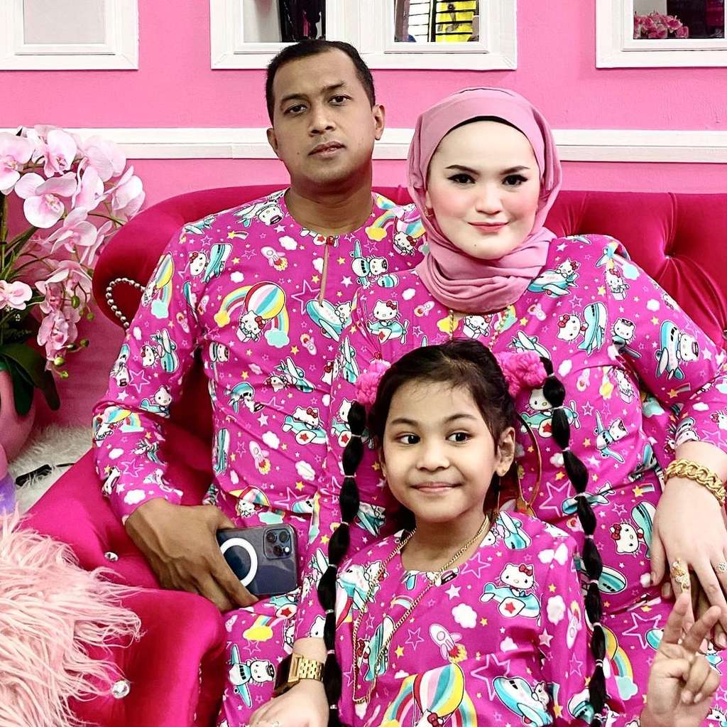 8 Potret Suami Punya Istri Fans Berat Hello Kitty, Nasibnya Bikin Ngelus Dada, Ngakak Abis!