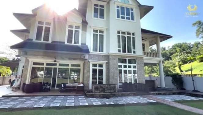 10 Potret Rumah Banglo Tya Arifin di Malaysia, Ada Bioskop Pribadi Hingga Lapangan Golf Super Luas!