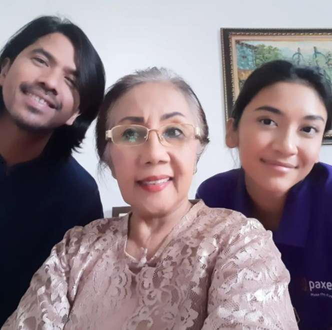 Disegani Badarawuhi, Inilah Wajah Asli Mbah Dok Khodam Nur Dalam Film ‘KKN di Desa Penari’!