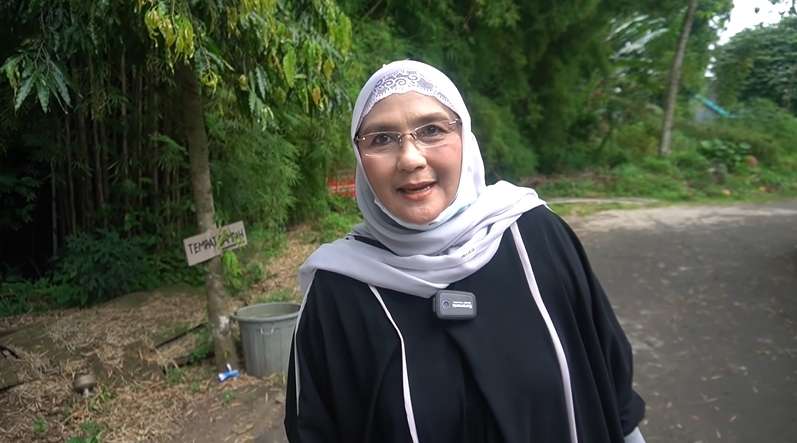 5 Potret Rumah Nani Wijaya yang Jauh dari Kesan Mewah, Dikelilingi Pohon Bambu, Bikin Ngeri!