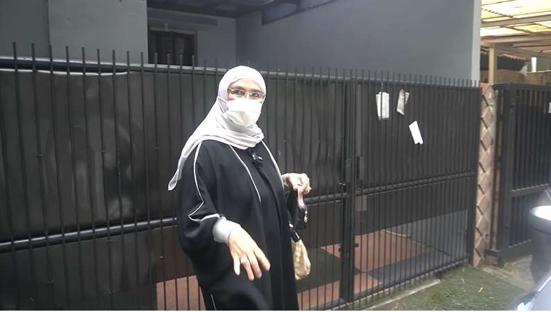 5 Potret Rumah Nani Wijaya yang Jauh dari Kesan Mewah, Dikelilingi Pohon Bambu, Bikin Ngeri!